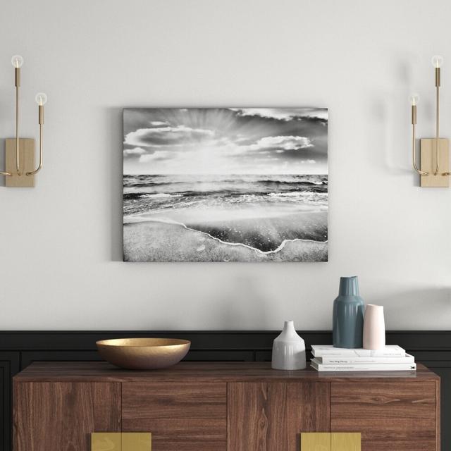 Leinwandbild Sonnenschein Beach Strand Blauer Himmel in Monochrom East Urban Home Größe: 40 cm H x 60 cm B on Productcaster.