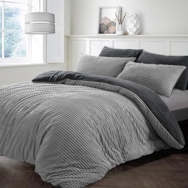 Velosso Plush Cord With Teddy Cosy Soft Fleece Reverse Duvet Set Fairmont Park Size: 230 x 220cm + 50 x 75cm Comforter on Productcaster.