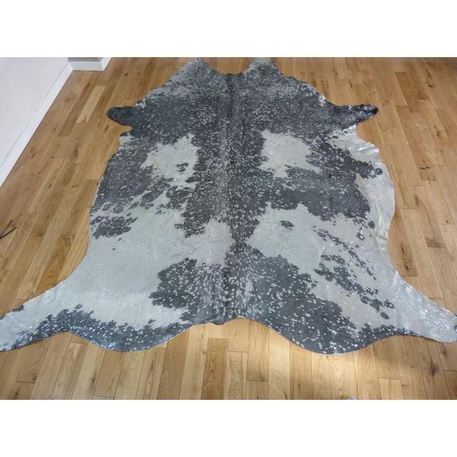 Delancey Black And White With Silver Metallic Cowhide Rug Natur Pur on Productcaster.