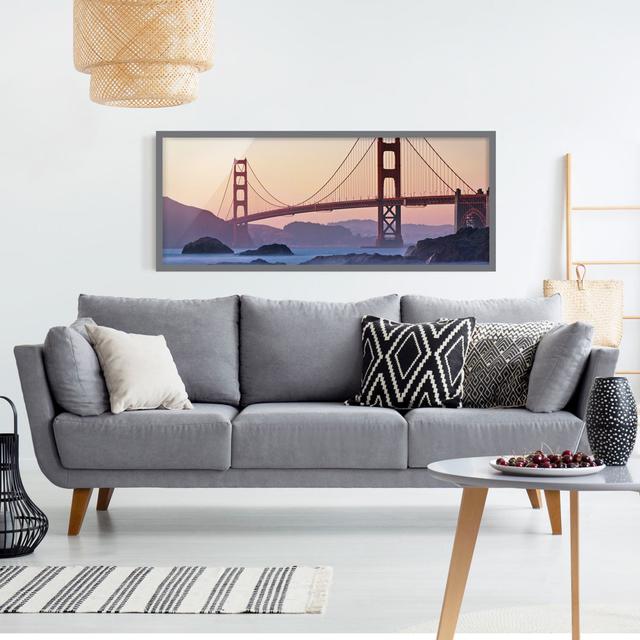 Gerahmtes Poster San Francisco Romance ModernMoments Maße: 20 cm H x 50 cm B x 2 cm T, Rahmenauswahl: Grau gerahmt on Productcaster.