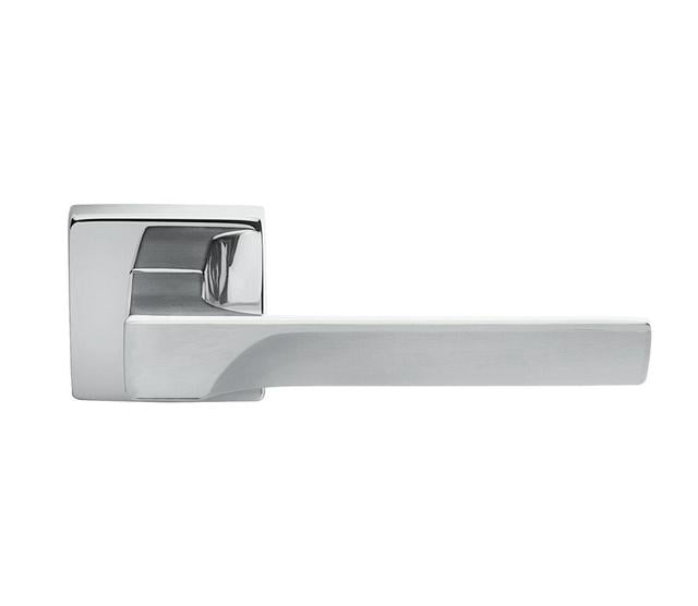 Flash Latch Door Handle (Set of 2) Manital Finish: Polished Chrome on Productcaster.