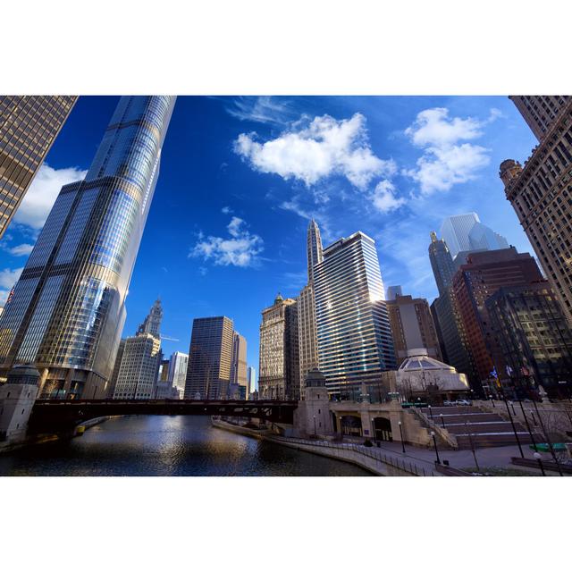 Chicago River Walk by Dibrova - Wrapped Canvas Photograph Latitude Run Size: 20cm H x 30cm W on Productcaster.