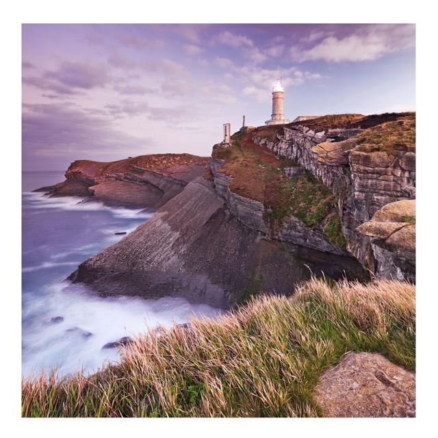 Imposing Cliff and Lighthouse Textured Semi-Gloss Wallpaper Roll East Urban Home Size: 1.92m x 192cm, Materialqualität: Premium (130 g/m²) on Productcaster.