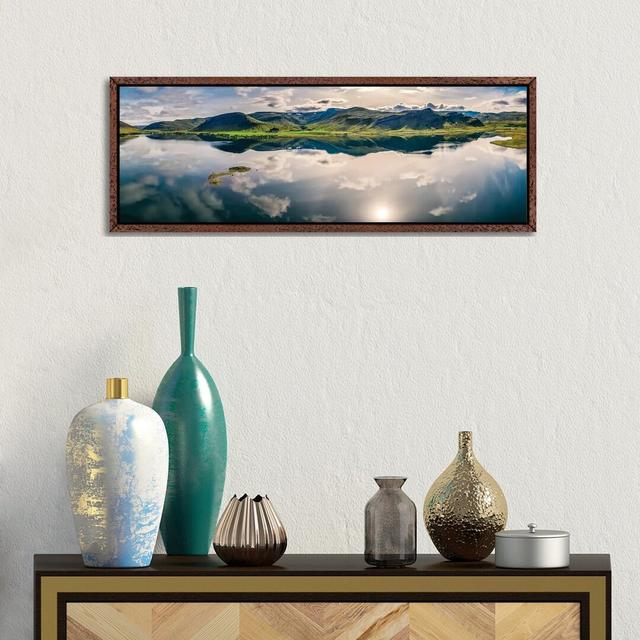 Panoramic Images - Print on Canvas Union Rustic Size: 12" H x 36" W, Format: Classic Wood Framed on Productcaster.