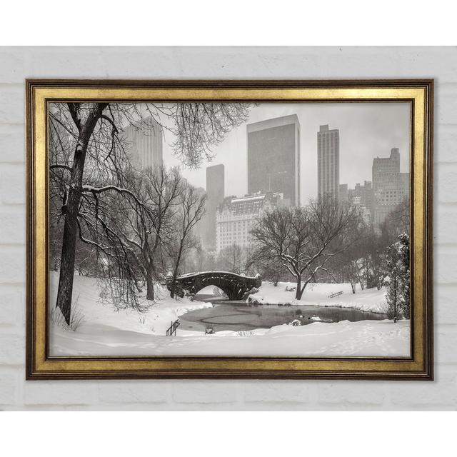 Winter Snow In Central Park - Einzelne Bilderrahmen Kunstdrucke ClassicLiving Größe: 59,7 cm H x 84,1 cm B x 1,5 cm T on Productcaster.