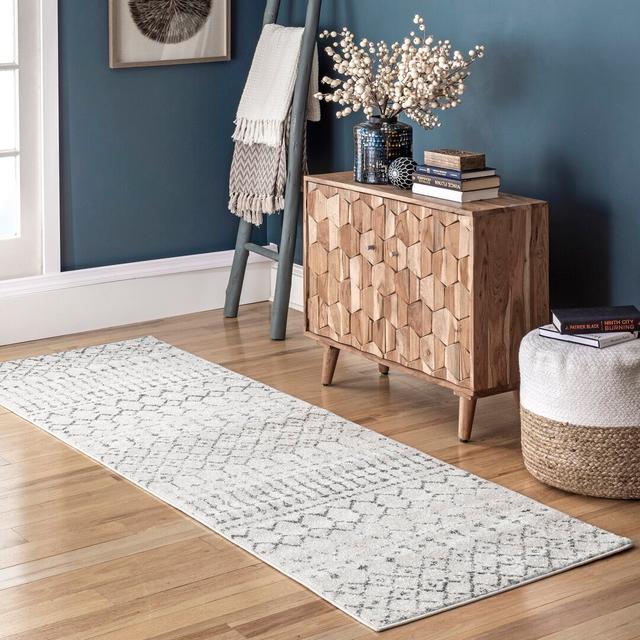 Heilig Grey Rug Mistana Rug Size: Square 244cm on Productcaster.