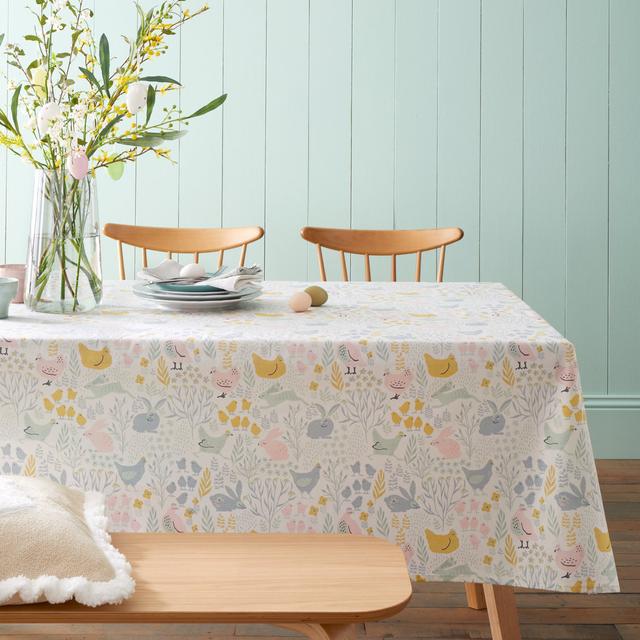 Cottage Friends Table Cloth Catherine Lansfield Size: 137cm W x 178cm L on Productcaster.