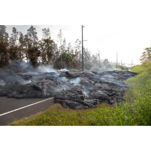 Highway in HawaII by Frizi - Wrapped Canvas Photograph Alpen Home Size: 81cm H x 122cm W on Productcaster.