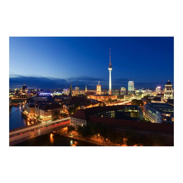 Matt Fototapete Fernsehturm bei Nacht 2,55 m x 384 cm East Urban Home on Productcaster.