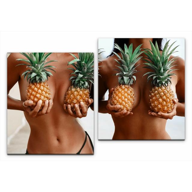 2-tlg. Leinwandbilder-Set Frauen mit Ananas vor ihren Brüsten East Urban Home on Productcaster.