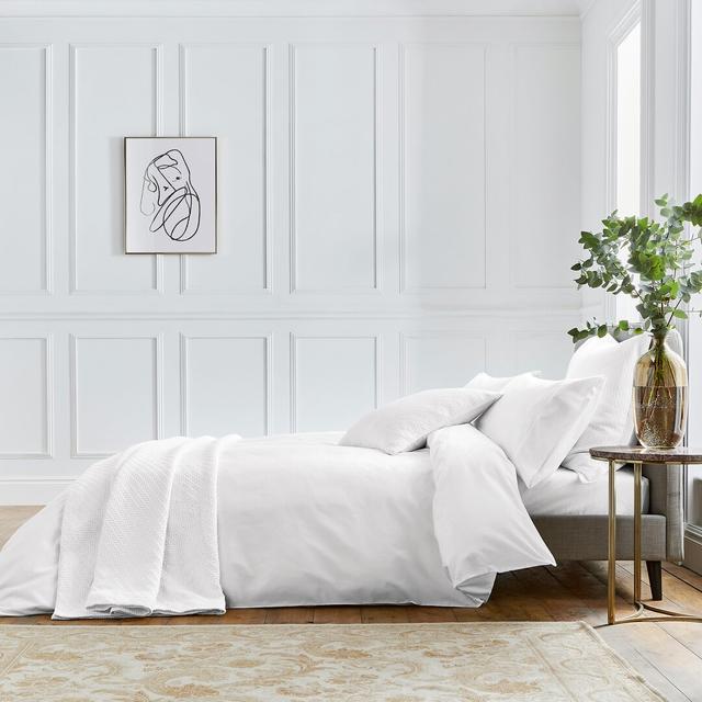 Andaz 300 TC Egyptian Quality Cotton Duvet Cover Bedeck of Belfast Colour: White, Size: King Duvet Cover on Productcaster.