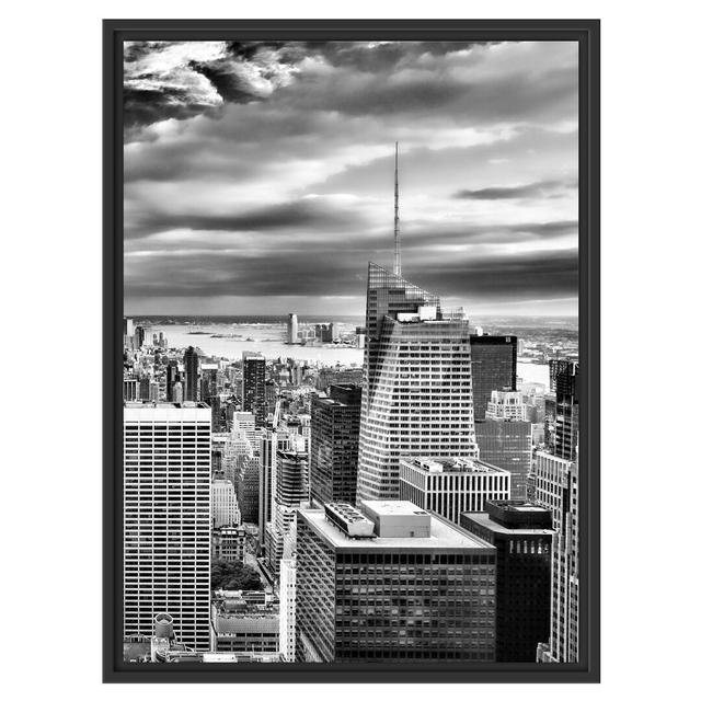 Gerahmtes Wandbild Skyline New York East Urban Home Größe: 80 cm H x 60 cm B on Productcaster.