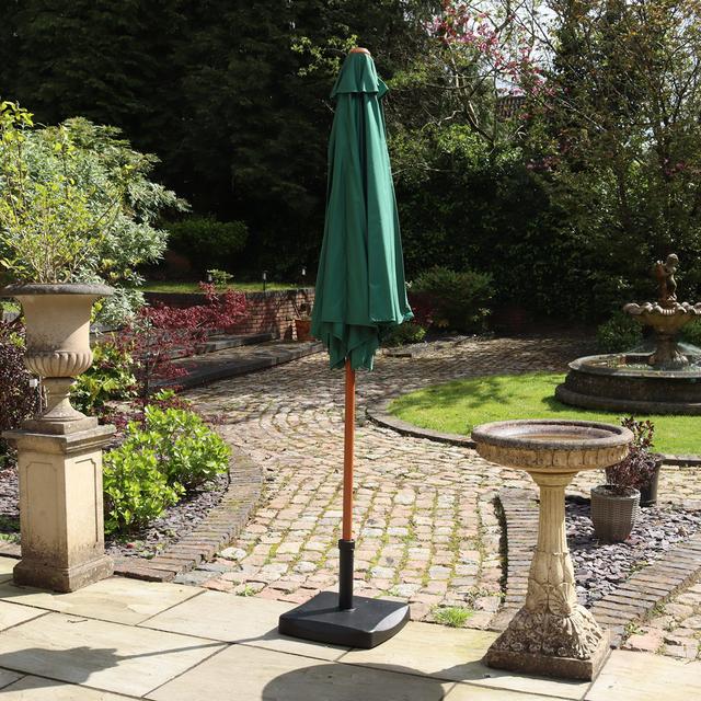 Alexie 2.5m Traditional Parasol Freeport Park Fabric Colour: Green, Frame Colour: Light Brown on Productcaster.