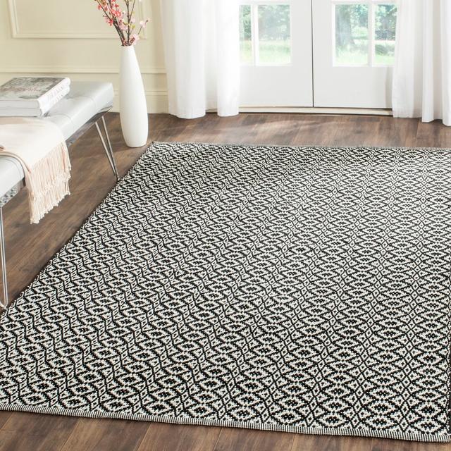 Crispin Geometric Machine Woven Area Rug Hykkon Rug Size: Rectangle 121 x 182cm on Productcaster.