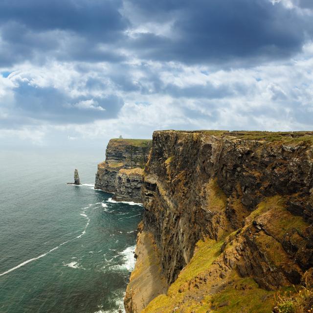 Cliffs of Moher in Irland House of Hampton Größe: 122 cm H x 122 cm B on Productcaster.