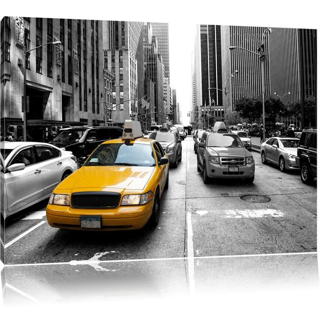 Leinwandbild Yellow Taxi in New York East Urban Home Größe: 60 cm H x 80 cm B on Productcaster.