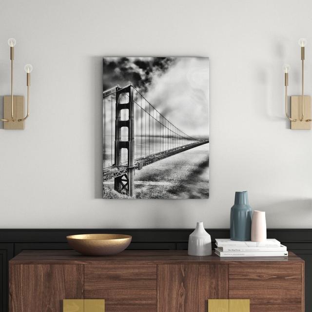 Leinwandbild Golden Gate Bridge San Francisco in Monochrom East Urban Home Größe: 120 cm H x 80 cm B on Productcaster.