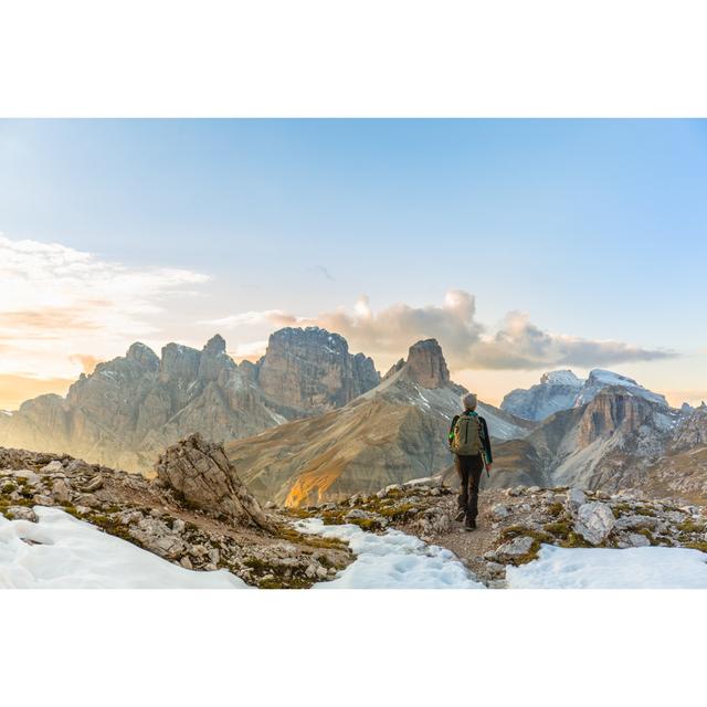 Woman Alone Trekking On The Mountain Path von Deimagine - Druck auf Leinwand ohne Rahmen Alpen Home Größe: 80 cm H x 120 cm B on Productcaster.