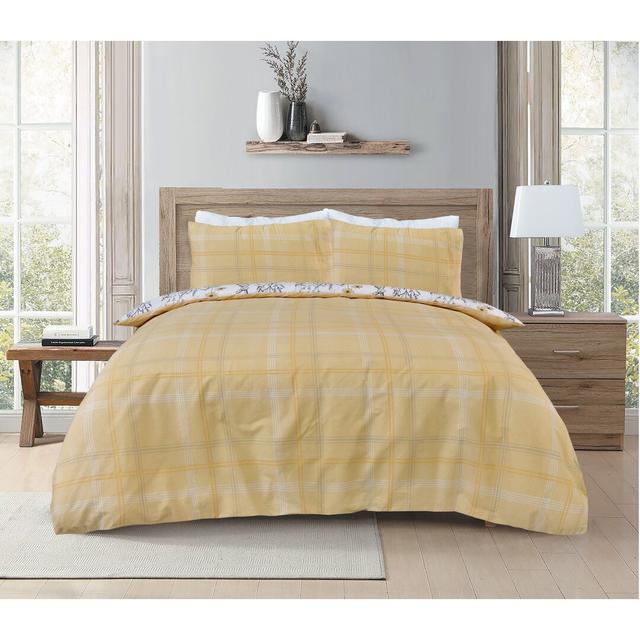 Natisha Duvet Cover Set Brambly Cottage Size: Double Duvet Cover + 2 Standard Pillowcases on Productcaster.