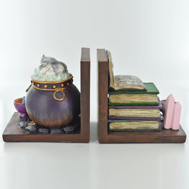 2-tlg. Buchstützen-Set Witch's Cauldron (Set of 2) Ophelia & Co. on Productcaster.