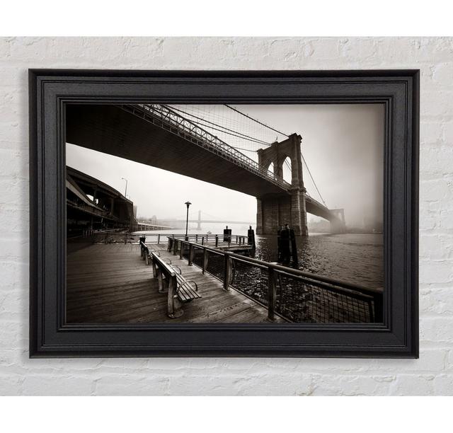 Unter der Brooklyn Bridge - Druck Williston Forge Größe: 59,7 cm H x 84,1 cm B x 8 cm T on Productcaster.