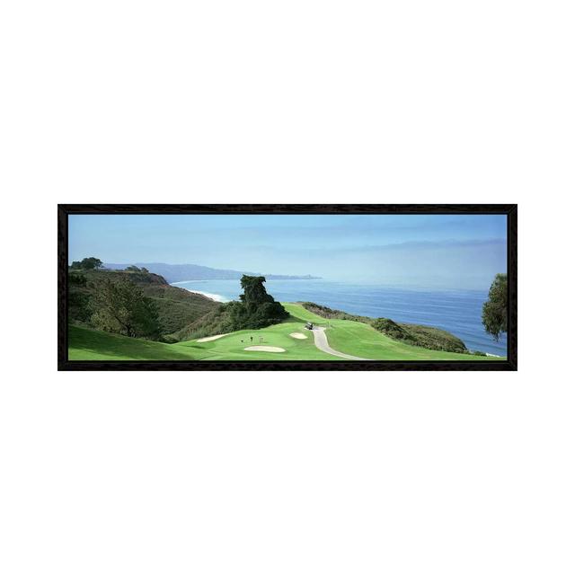 Golfplatz an der KüsteTorrey Pines Golf Course, San Diego, Kalifornien, USA Haus am Meer Größe: 40,64 cm H x 121,92 cm B x 3,81cm T, Format: Schattenf on Productcaster.