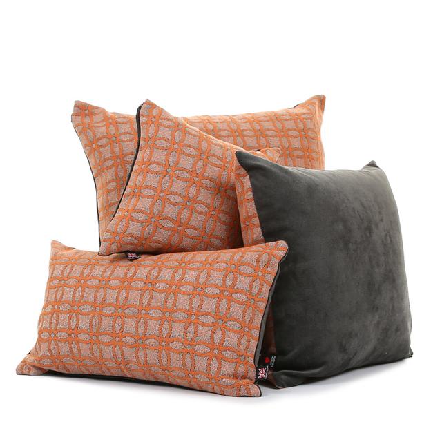 Marisha Cushion with Filling Marlow Home Co. Size: Large on Productcaster.