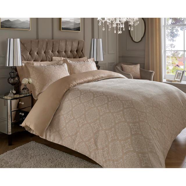 Rosner Cotton Blend Damask Duvet Cover Set with Pillowcases Rosalind Wheeler Colour: Natural, Size: Super King - 2 Standard Pillowcases on Productcaster.