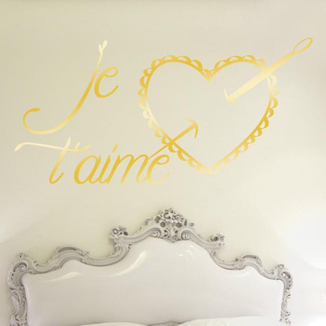 Je Taime Needle and Heart Pillow Wall Sticker Maturi Size: Large, Colour: Shiny Gold on Productcaster.