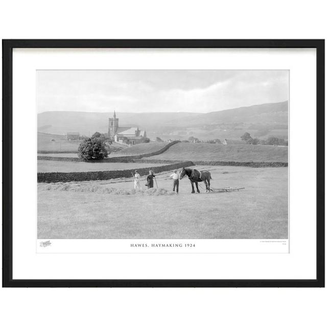 Gerahmtes Papierbild - Fotografie „Hawes, Haymaking 1924” The Francis Frith Collection Größe: 45 cm H x 60 cm B x 2,3 cm T, Farbe: Schwarz/Weiß on Productcaster.