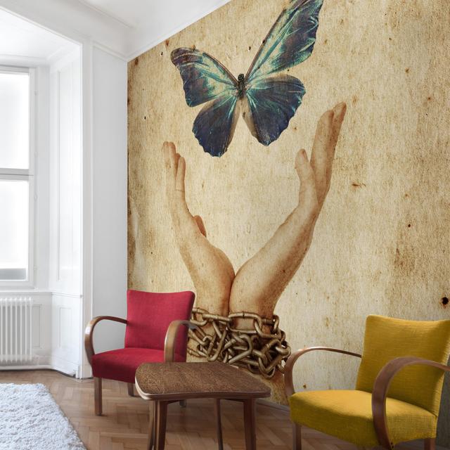 Fly Butterfly Textured Semi-Gloss Wallpaper Roll East Urban Home Size: 2.4m x 240cm, Materialqualität: Premium (150g/m²) on Productcaster.