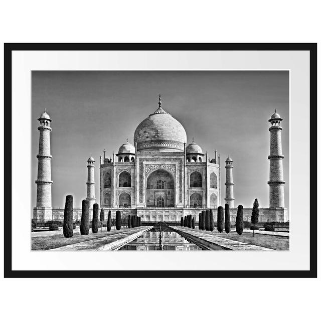 Gerahmtes Poster Gewaltiger Taj Mahal East Urban Home Größe: 60 cm H x 80 cm B on Productcaster.