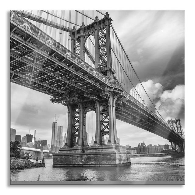 Glasbild Manhattan Bridge New York Brayden Studio Größe: 40 cm H x 40 cm B x 0,4 cm T on Productcaster.