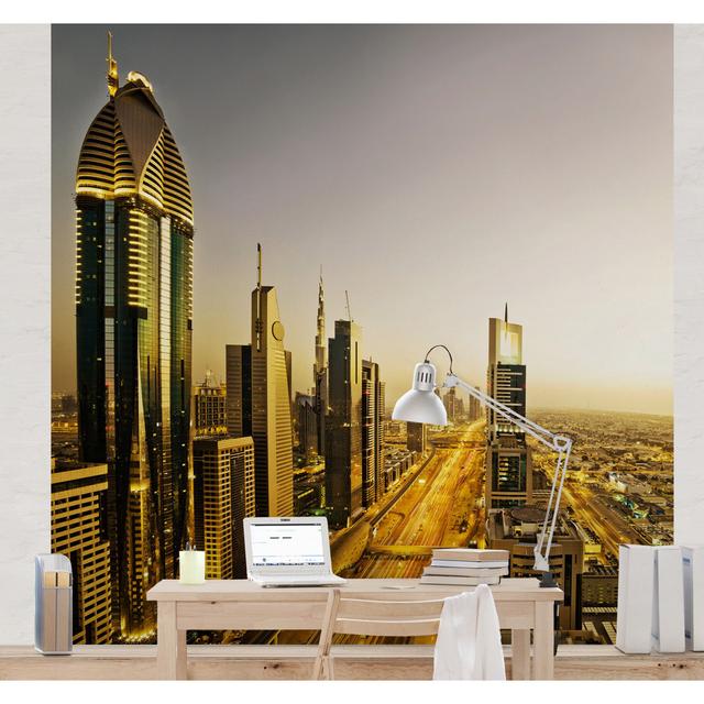 Strukturierte Tapete Golden Dubai East Urban Home Materialqualität: Premium (150 g/m²), Größe: 2,88 m x 288 cm on Productcaster.