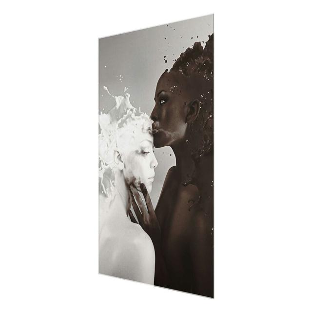 Glasbild Milk & Coffee Kiss East Urban Home Größe: 90 cm H x 60 cm B x 0,4 cm T on Productcaster.