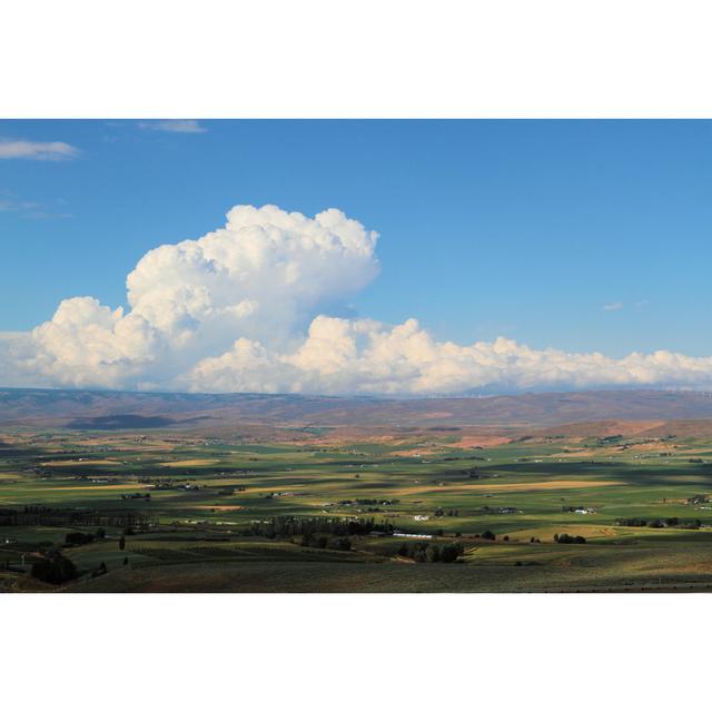 Ellensburg Valley by BehindTheLens - Drucken House of Hampton Größe: 50 cm H x 75 cm B on Productcaster.