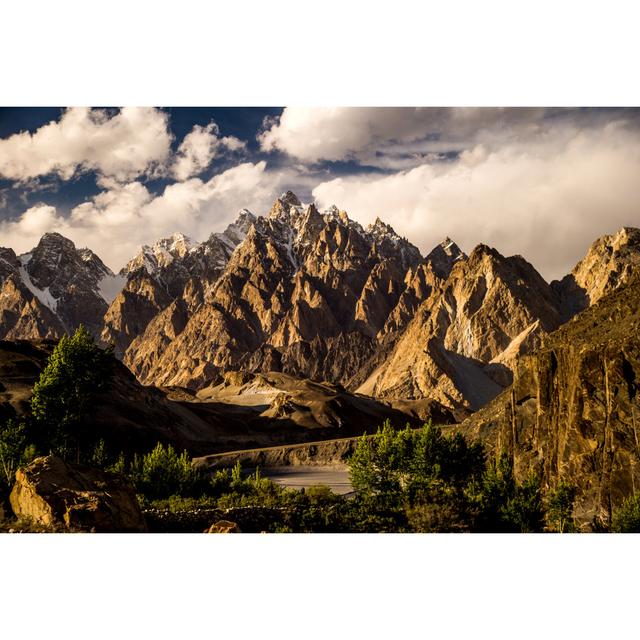 Karakorum Gebirge von Mantaphoto - Druck Alpen Home Größe: 50 cm H x 75 cm B on Productcaster.