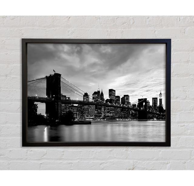 NYC Brooklyn Bridge B N W Cloudy Night - Einzelbildrahmen Kunstdrucke auf Leinwand Bright Star Größe: 84,1 cm H x 118,9 cm B x 3,3 cm T on Productcaster.