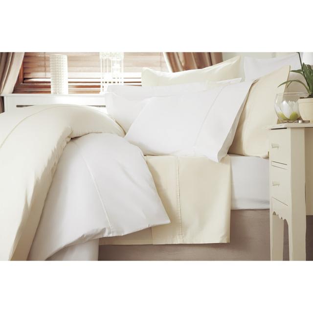 600 TC 100% Cotton Range Sateen Fitted Sheet Belledorm Size: Single (3'), Colour: Platinum on Productcaster.