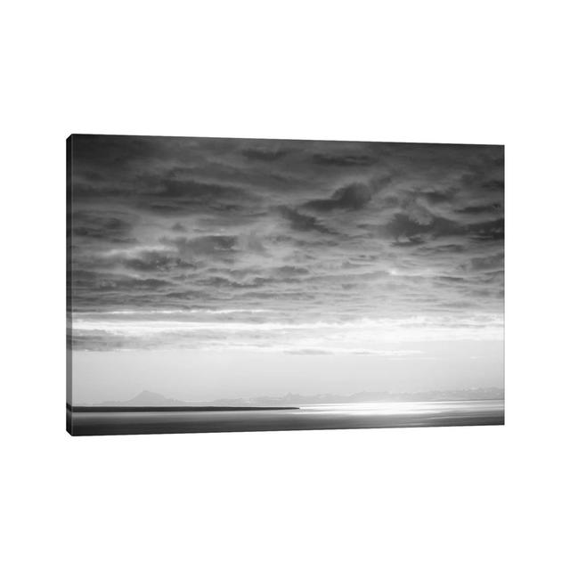 Black & White Cloud Formation House of Hampton Size: 20.32cm H x 30.48cm W x 1.905cm D on Productcaster.