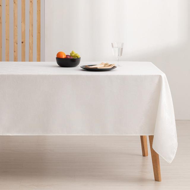 Donnelle Dining Linens Latitude Run Size: 300cm W x 140cm L, Colour: White on Productcaster.