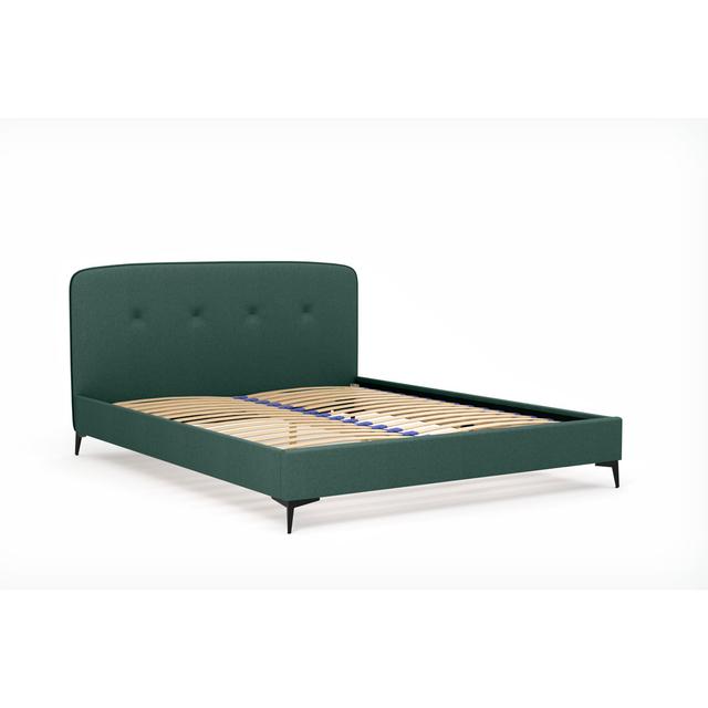 Upholstered bed CHILL Liv&Lars Größe: 140 x 200 cm, Farbe: Green on Productcaster.