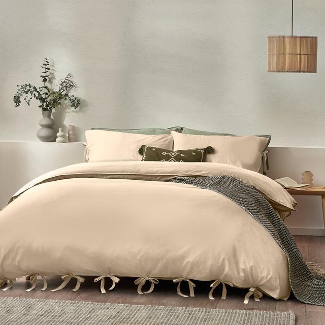 Thatcham Standard Cotton 180 TC Duvet Cover Set 17 Stories Colour: Beige, Size: UK Kingsize + 2 Standard Pillowcase on Productcaster.