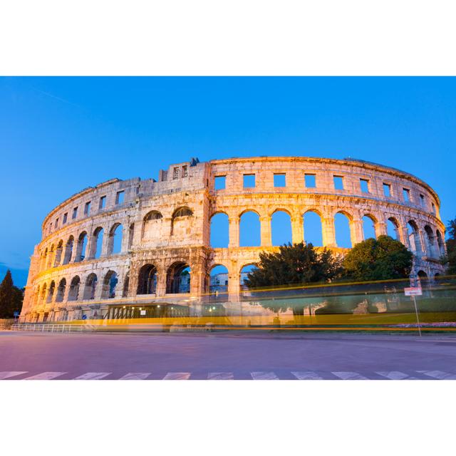 Das römische Amphitheater von Pula - Kunstdrucke auf Leinwand 17 Stories Größe: 60 cm H x 90 cm B x 1,8 cm T on Productcaster.