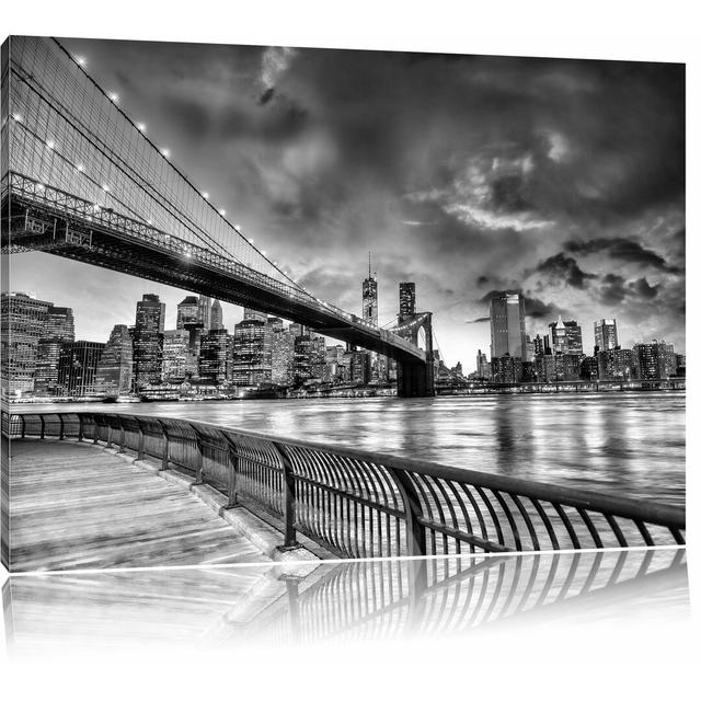 Leinwandbild Brooklyn Bridge Park New York in Monochrom East Urban Home Größe: 80 cm H x 120 cm B on Productcaster.