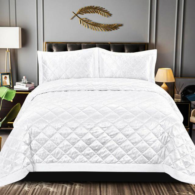 Cotton Blend, Polyester No Pattern Bedspread Fairmont Park on Productcaster.