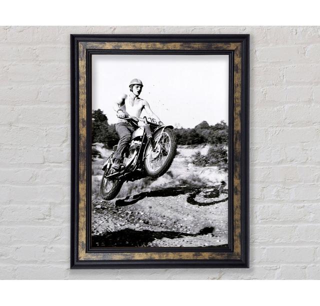 Retro Motorcross Wheelie - Einzelner Bilderrahmen Kunstdrucke Bright Star Größe: 29,7 cm H x 42 cm B on Productcaster.