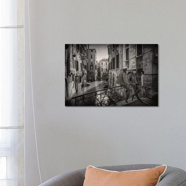 Gondolieri by Vito Guarino - Wrapped Canvas Gallery-Wrapped Canvas Giclée ClassicLiving Size: 45.72cm H x 66.04cm W x 3.81cm D on Productcaster.