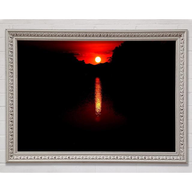 As The Stunning Red Sun Goes Down Gerahmter Druck Union Rustic Größe: 29,7 cm H x 42 cm B on Productcaster.