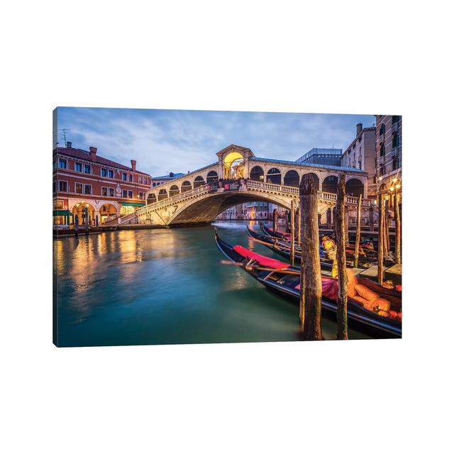 Rialto Bridge by - Wrapped Canvas Latitude Run Size: 30.48cm H x 45.72cm W on Productcaster.